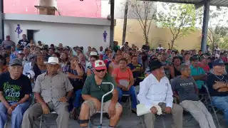 Durante la reunión, campesinos de Hunucmá explicaron que de manera ilegal se modificó 619.80 hectáreas de uso común para convertirlas en parcelas individuales.