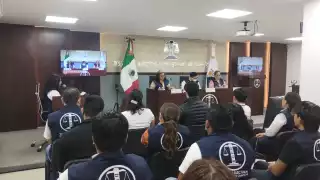 El Tribunal Electoral de Campeche amonestó a Karina Aurora Díaz Hernández, ex candidata de Morena, por actos anticipados de campaña.