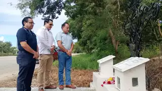 Directivos de la CANACO honran la memoria del fallecido ex presidente de la organización.