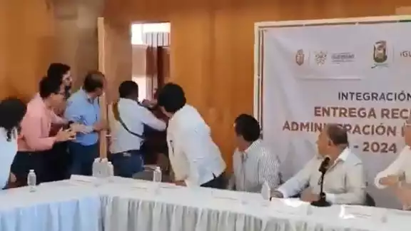 Las escoltas de los alcaldes de Iguala fueron retirados del Ayuntamiento