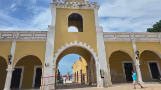 Lluvias aceleran deterioro en predios coloniales de Campeche