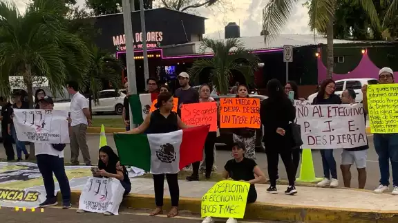 El evento se realizó a puerta cerrada mientras trabajadores del Poder Judicial de la Federación (PJF) protestaban afuera.