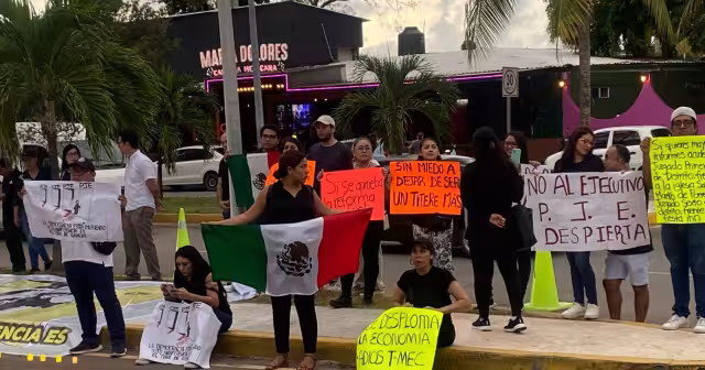 El evento se realizó a puerta cerrada mientras trabajadores del Poder Judicial de la Federación (PJF) protestaban afuera.