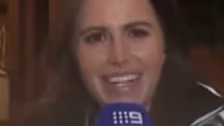 Se le cruzaron los cables y se disculpó