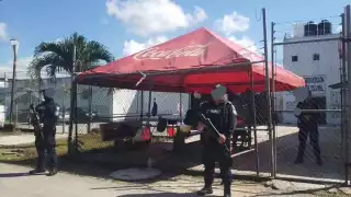 Detienen a mujer por intentar ingresar drogas al Cereso en Cozumel