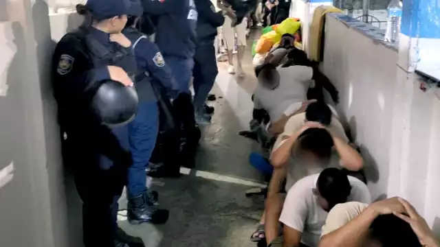 De acuerdo con el secretario de Seguridad Ciudadana, nunca se habían retirado tantos artículos, se requirieron ochos camiones para transportarlos