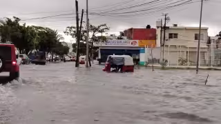 Aguaceros, trombas y tormentas eléctricas azotan a los 13 municipios de Campeche