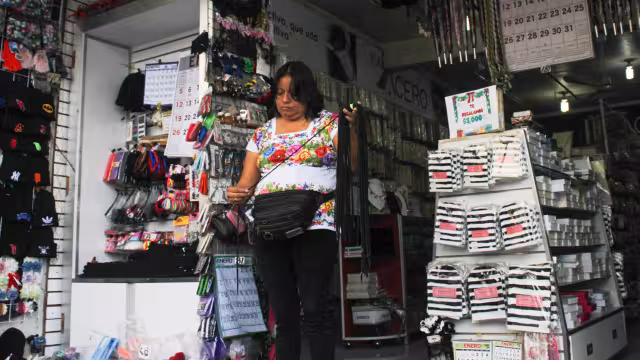 Efectos negativos en el flujo de remesas podrían dañar al sector.