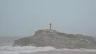 Las costas de Cancún permanecen cerradas