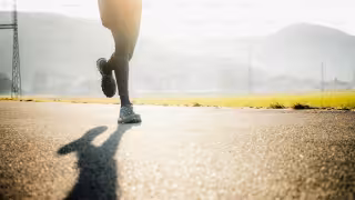 ¿Cómo prevenir un golpe de calor si se sale a correr por la mañana?