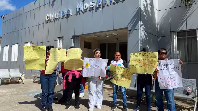 Pese a que la salud de la paciente empeora, no recibe atención médica