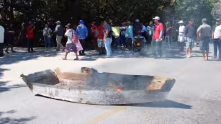 Arde protesta de pescadores en Progreso; acusan irregularidades y abusos de autoridad