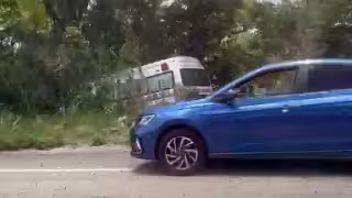 Vuelca ambulancia sobre la carretera federal Carmen-Campeche, cerca de Champotón