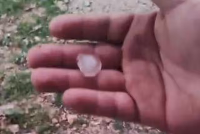 Granizada provoca apagones y daños en comunidades rurales