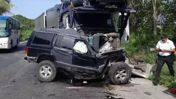 Las unidades involucradas fueron llevadas al corralón municipal Las unidades involucradas fueron llevadas al corralón municipal