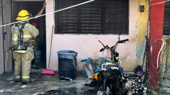 Se cree que la casa contaba con una fuga de gas, lo que causó que el siniestro se hiciera más fuerte Se cree que la casa contaba con una fuga de gas, lo que causó que el siniestro se hiciera más fuerte
