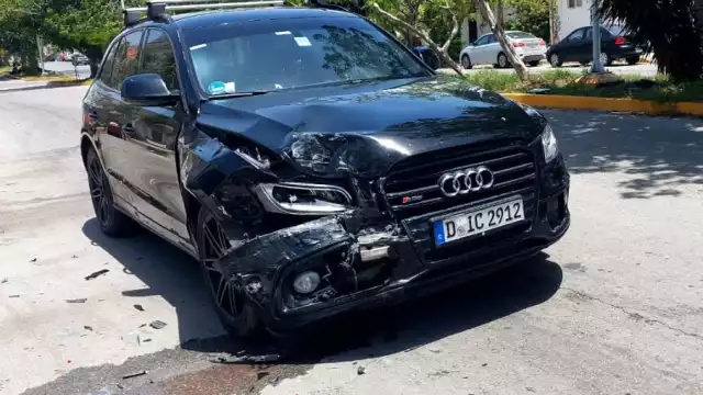 Así terminó una de las camionetas en Playa del Carmen