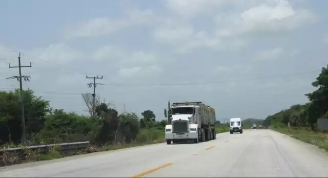 Obras viales en Campeche incluyen pavimentación, drenaje y rehabilitación