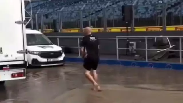 Los boxes con los estragos de la lluvia