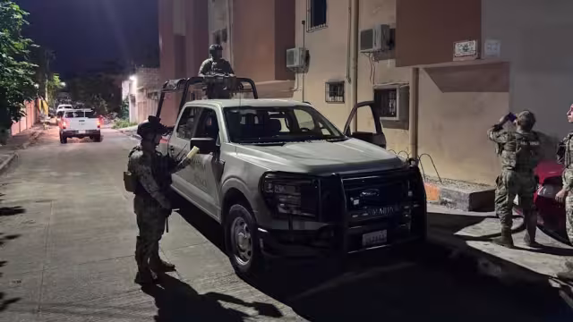 En distintos puntos del municipio se llevaron a cabo cateos donde se encontraros armas y distintas drogas