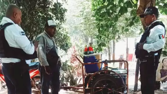Un joven en motocicleta lo amenazó y le robó 5 mil pesos, incluidos recursos del programa Bienestar