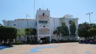 El consejero estatal del partido del Sol Azteca considera que la Gobernadora debe poner un mayor énfasis para mejorar la calidad de vida de los carmelitas.