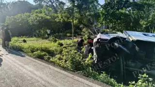   Fuerte Accidente en la Carretera Cancún-Mérida deja cuatro heridos   