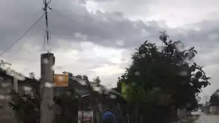 Pensaron que había muerto: Ebrio ancianito cae al suelo y queda inmóvil en Escárcega 