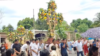 Procesión con mestizas y charanga en Hecelchakán honra al Cristo del Amor