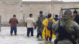   Huracán Milton provoca evacuación de emergencia en Celestún: Militares activan Plan DN-III-E   