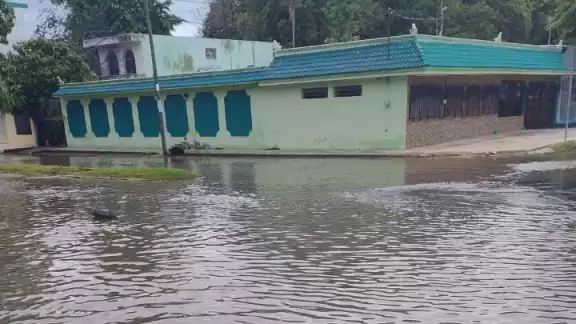 Algunas de las colonias que ya habían sido prácticamente rescatadas del agua, pues vuelven a ser parte nuevamente de estas inundaciones Algunas de las colonias que ya habían sido prácticamente rescatadas del agua, pues vuelven a ser parte nuevamente de estas inundaciones