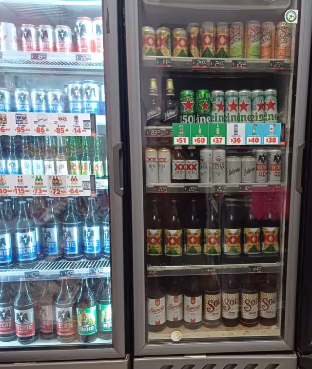Expendios de cervezas en Hopelchén están preparados para la noche mexicana, esperando un incremento en ventas del 20%