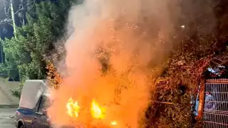 Incendian tres vehículos con bombas molotov en Cozumel