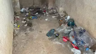  Usan la bodega de campo deportivo en Hopelchén como excusado   