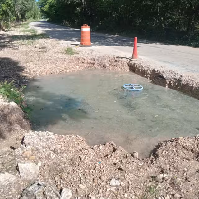 Obra inconclusa desde abril provoca susto en carretera estatal