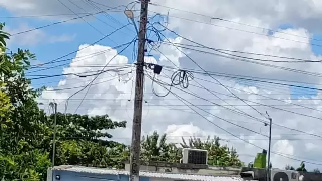 Protección Civil llamado a intervenir ante deterioro de postes en Sabancuy