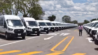 Entregan 150 nuevos vehículos de traslado médico para los municipios de Yucatán