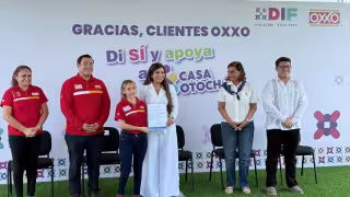 Casa Otoch recibe donativo de 481 mil pesos para fortalecer atención médica de menores