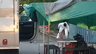 El hallazgo del cuerpo del hombre fue alrededor de las 5:30 am, cuando los tianguistas llegaron a la zona para instalarse