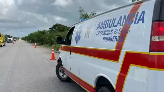 El cuerpo encontrado a un costado de la carretera, tenía la cabeza cubierta y estaba maniatado