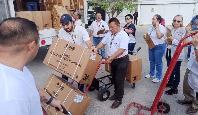 El material fue descargado en la colonia García Ginerés de Mérida