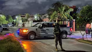 Tres cateos simultáneos por delitos contra la salud en Cancún