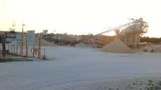 Greenpeace acusa a la Semarnat de autorizar a Cemex la explotación de 650 hectáreas de sascab en Tulum