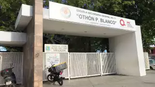 Estudiantes vuelven a las aulas en Chetumal