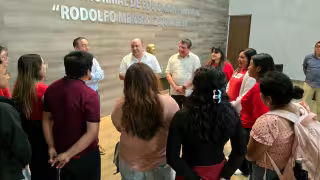 Presenta su renuncia Leoncio Vélez Marino, director de la Escuela Normal de en Mérida, tras protestas estudiantiles