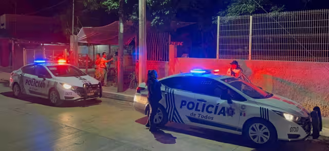 La mujer se resguardó en una primaria, donde fue ayudada por el velador