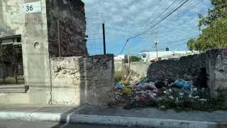 Vecinos denuncian predio convertido en basurero en Champotón