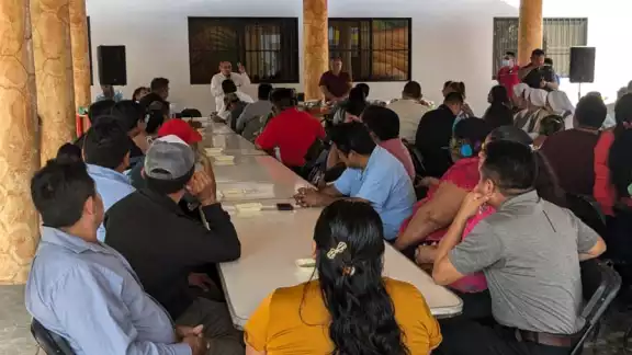 En la reunión también aprovecharon para reunirse y convivir En la reunión también aprovecharon para reunirse y convivir