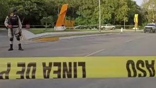 Autoridades mantienen cerrado el tránsito