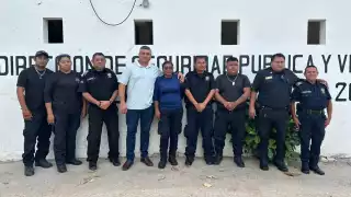 Los oficiales dejaron únicamente al director de la corporación, Cristóbal Pérez, y al comandante Geovanni Gamboa.